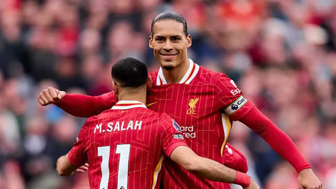 فان دايك يقترب من إنجاز تاريخي بعد عامين ونصف دون غياب عن المباريات